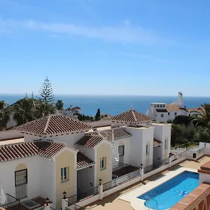 https://burriana-beach-pool-big-terrace-superb-seaviews.es-andalucia.com